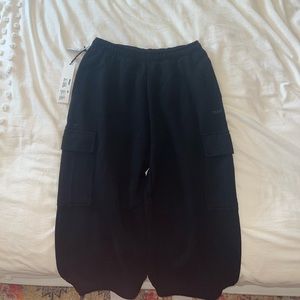 Aritzia TNA Cozy Fleece mega cargo sweatpants tall  - never worn and with tags